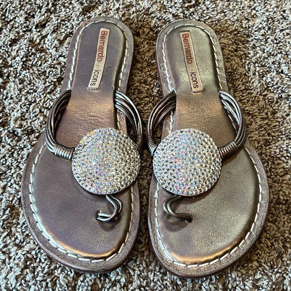 Bernardo Shoes - Bernardo Icons Sandals - Size 9